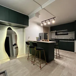  ゲストハウス House 103